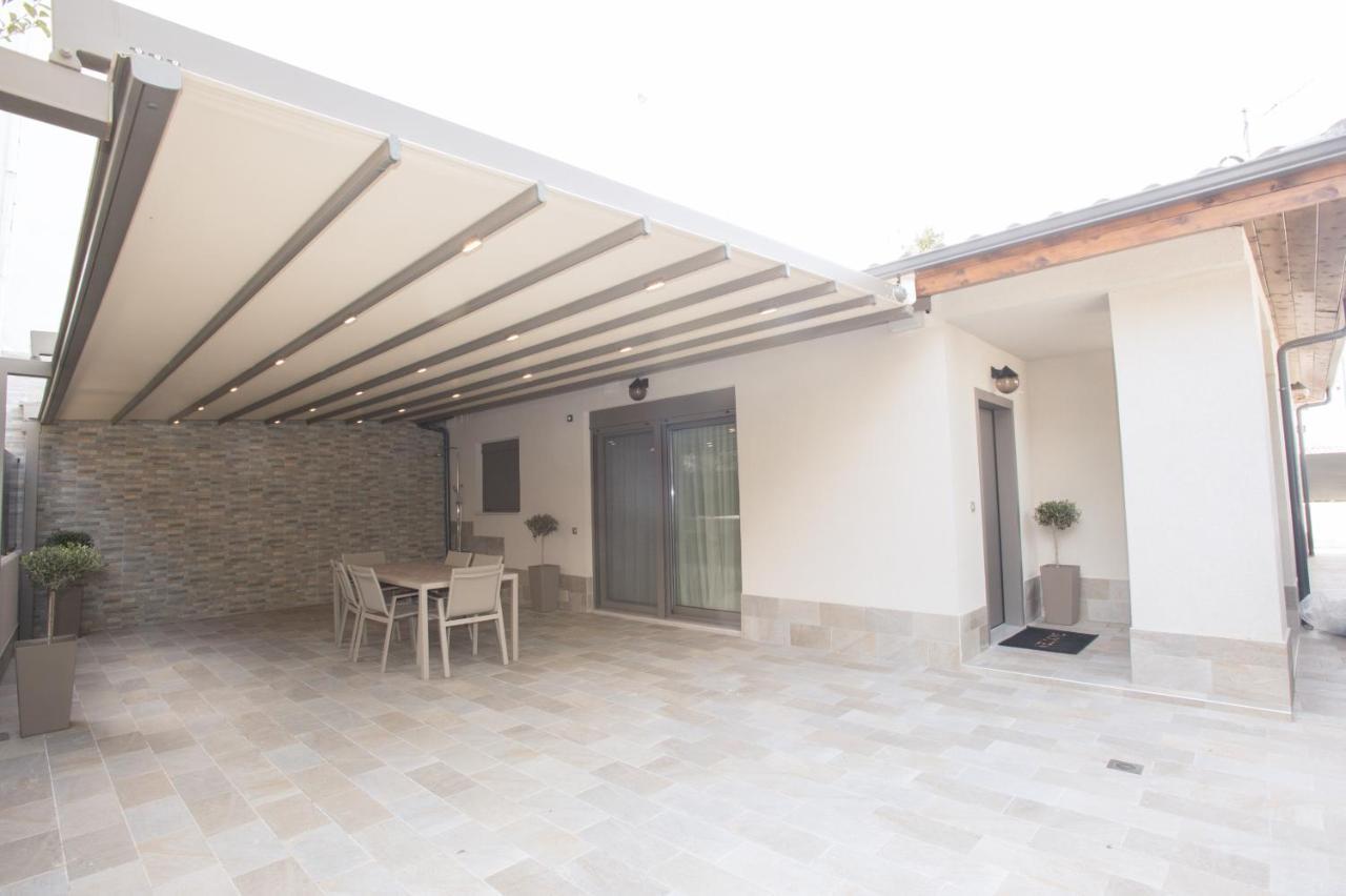 Villa Dolphin à Peraía Extérieur photo